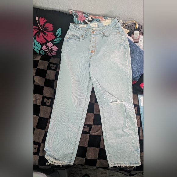 Universal Thread jeans - Picture 2 of 7